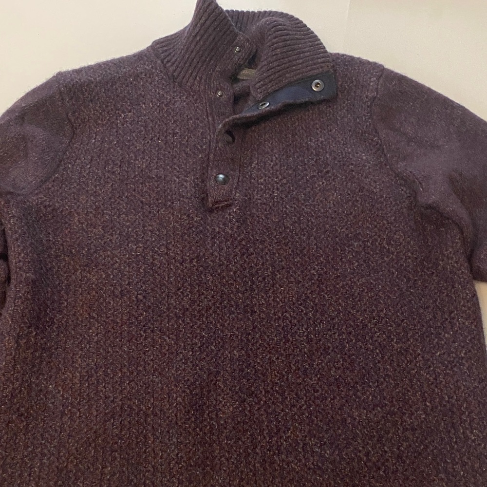 Banana republic,soft Italian Marino wool, Men's Dark eggplant collard Sweater